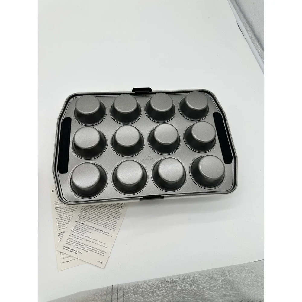 Cook's Essentials Cupcake Muffin Pan with‎ Locking Lid Carrier Gray 12 Cup